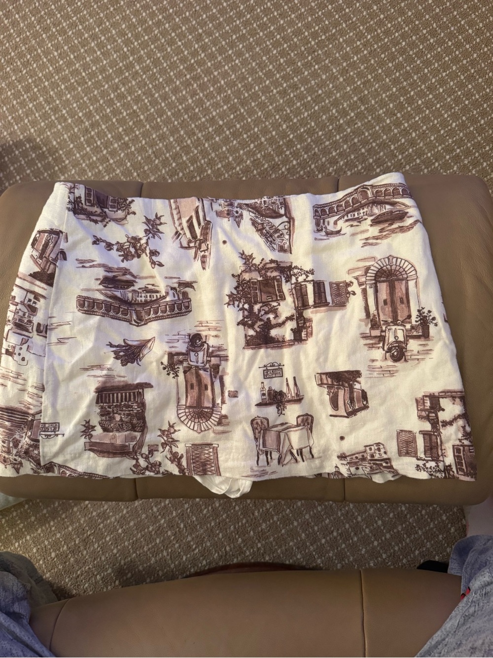 Abercrombie & Fitch White Shorts with Brown Scenic Print